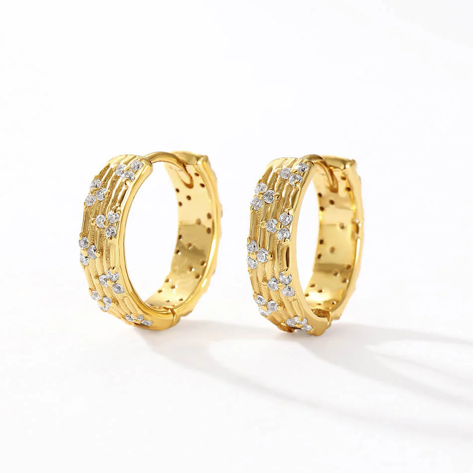 Diamante Line Huggie