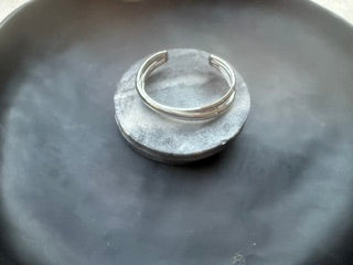 Sterlind Silver Crossover Cuff