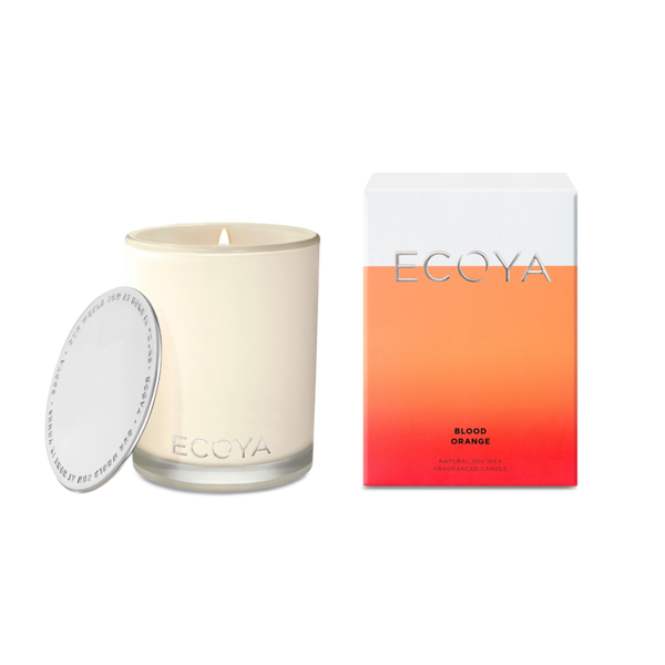 Sparkling blood orange notes are blended with highly aromatic bergamot. Melded with cinnamon, ginger, carnation and musk to create an uplifting and radiant fragrance